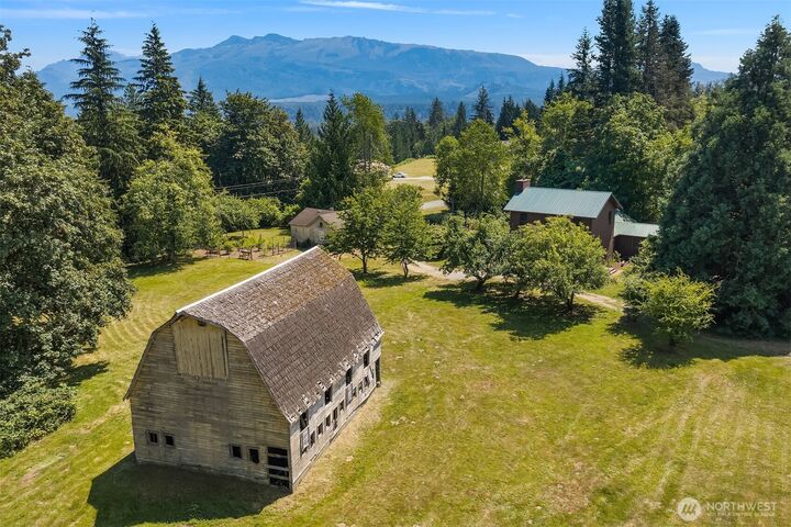 Property Photo:  13728  Reiner Road  WA 98272 