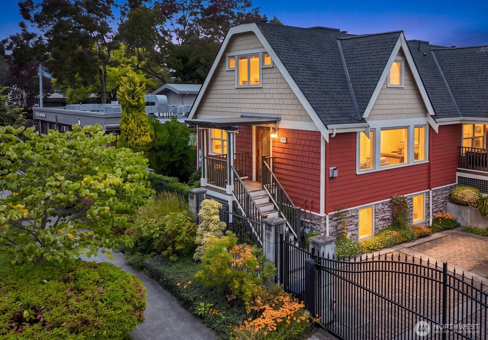 Property Photo: 4428 Eastern Avenue N WA 98103