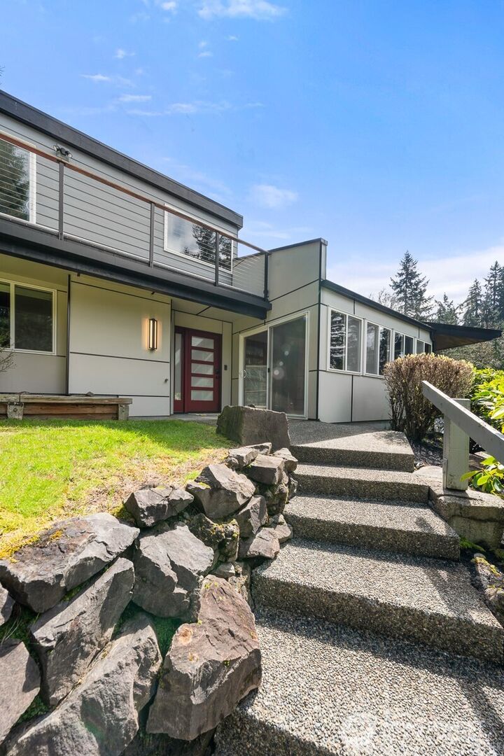 Property Photo: 4830 88th Place SE WA 98040