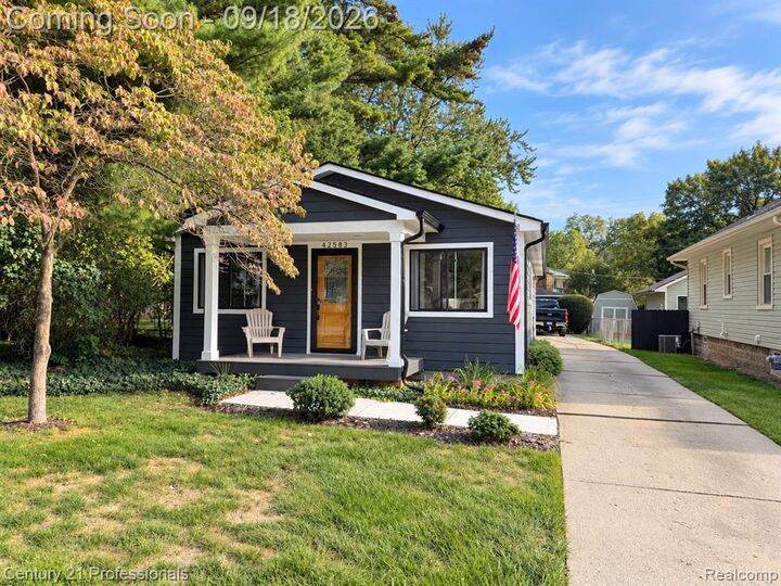 Property Photo:  42583 Hammill Lane  MI 48170 