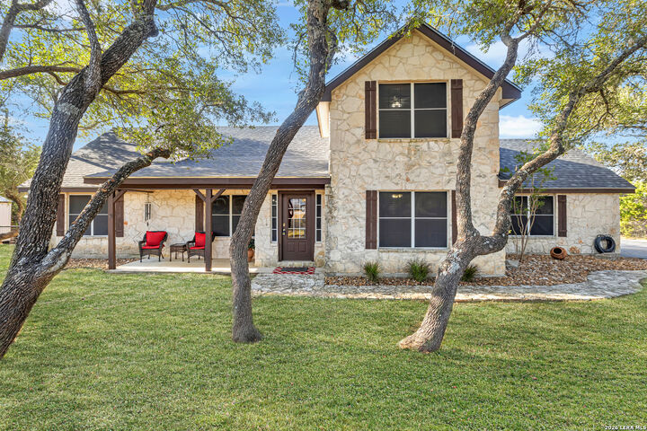 Property Photo:  8013 Devonshire Dr  TX 78070 