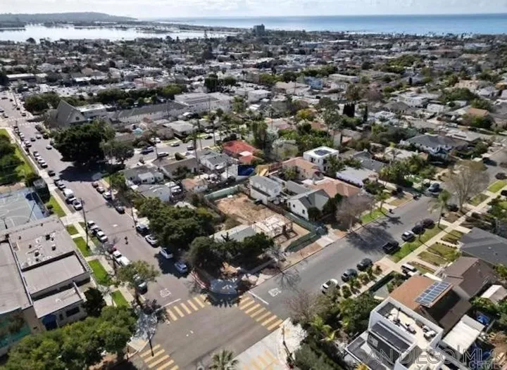 Property Photo: 1367 Diamond CA 92109