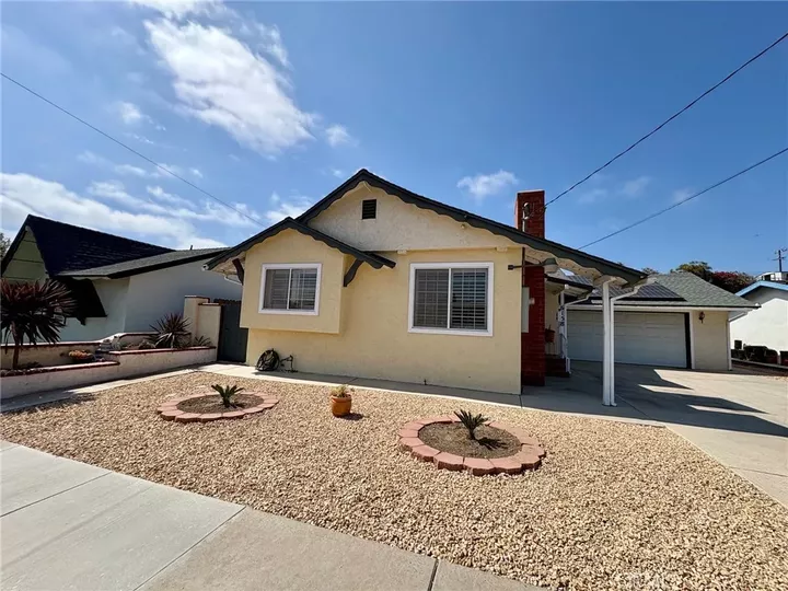 Property Photo:  6158 Chadwick  CA 92139 
