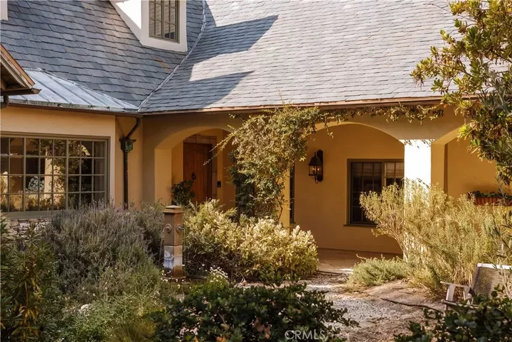 Property Photo:  4155 Green Meadow Court  CA 91316 