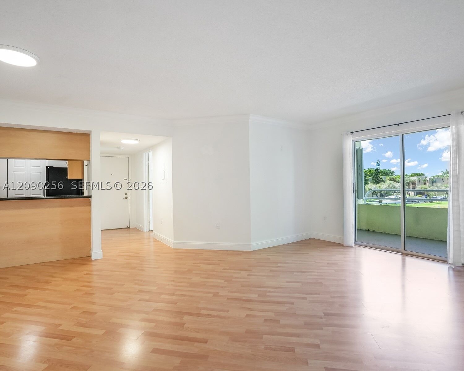 Property Photo: 10765 SW 108th Ave 305 FL 33176