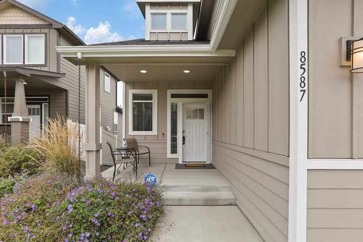 Property Photo: 8587 N James Dr WA 99208