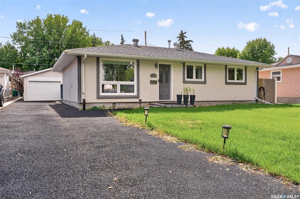 Property Photo:  1146 Duffield Crescent  SK S6H 5M4 