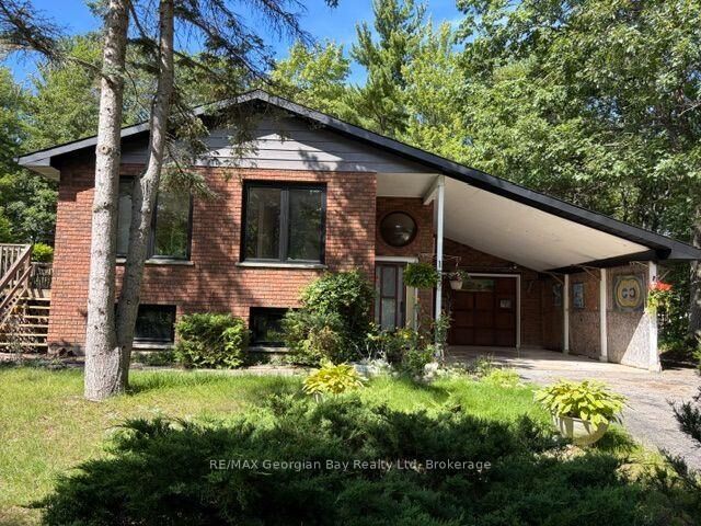 Property Photo:  167 Tall Pines Drive NW  ON L9M 0H4 