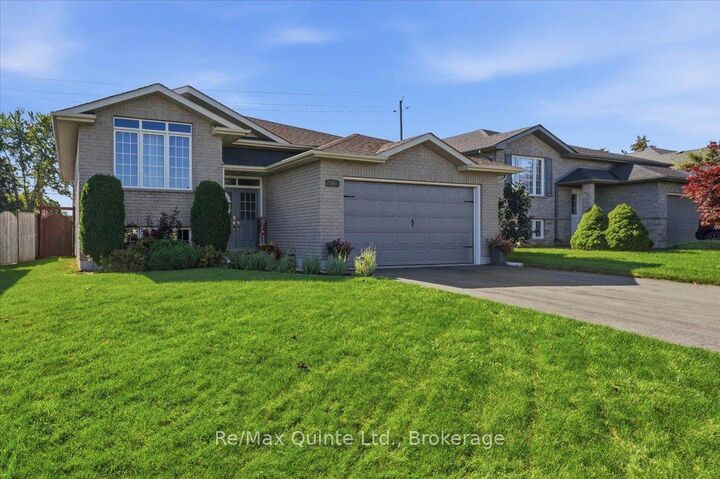 Property Photo:  14 Ridgeview Lane  ON K8V 5P8 