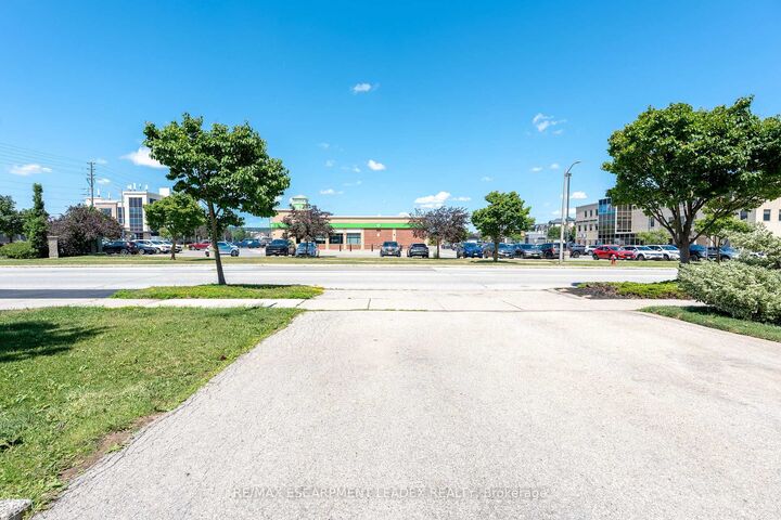 Property Photo:  4008 Berton Avenue  ON L7M 4M6 