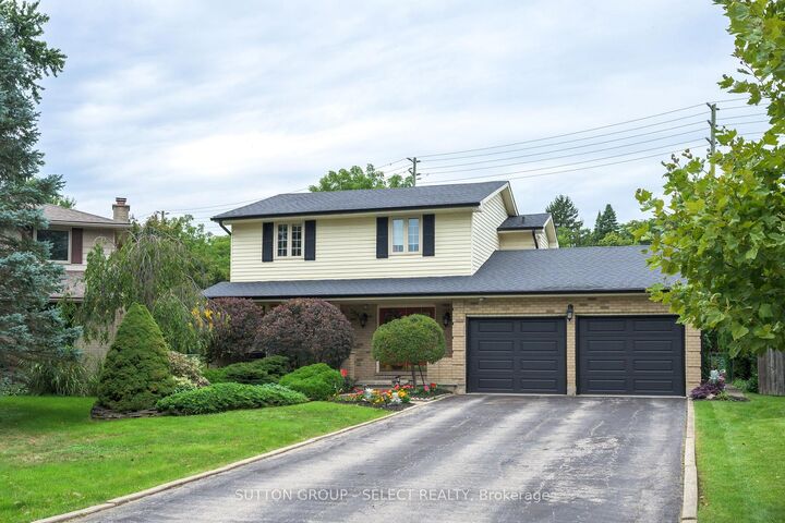 Property Photo:  384 Eastcastle Place  ON N6G 3W5 