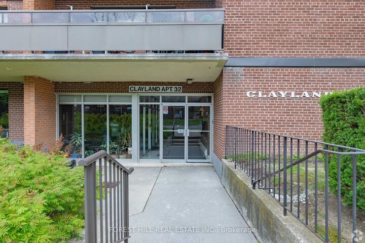 Property Photo:  32 Clayland Drive 406  ON M3A 2A5 