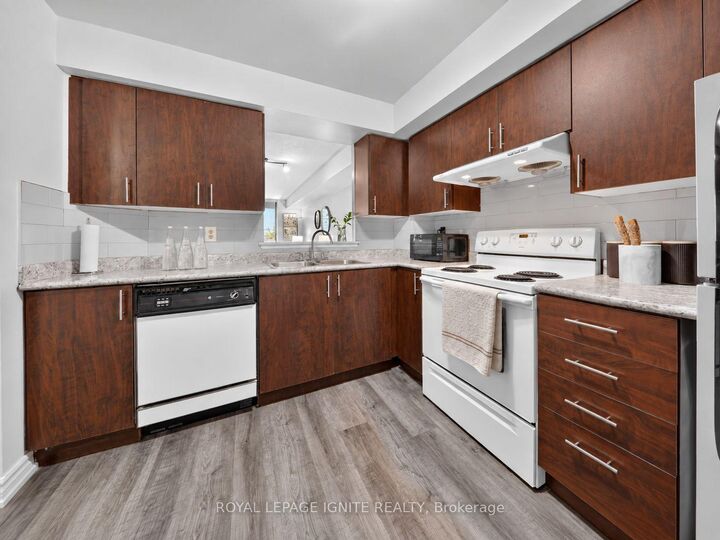 Property Photo:  400 McLevin Avenue 404  ON M1B 5J4 