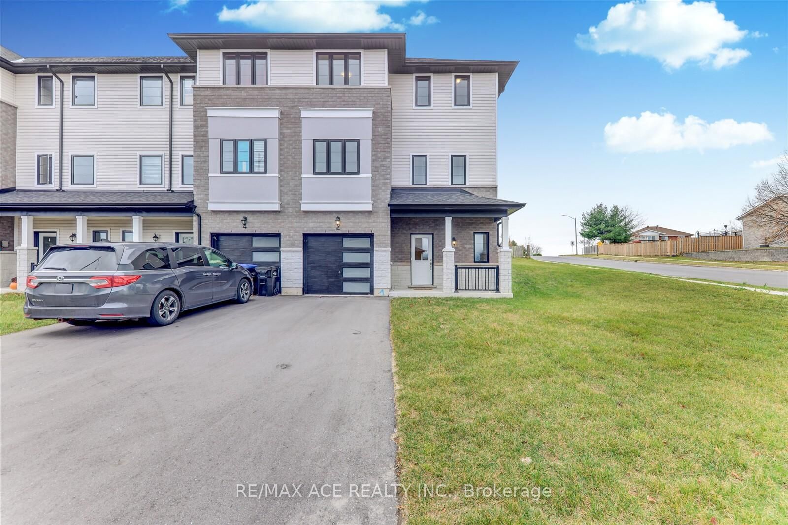 Property Photo:  2 Lahey Crescent  ON L9M 0W1 