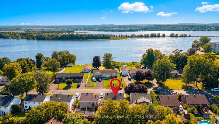 Property Photo: 2023 Woods Street ON K4K 1H7