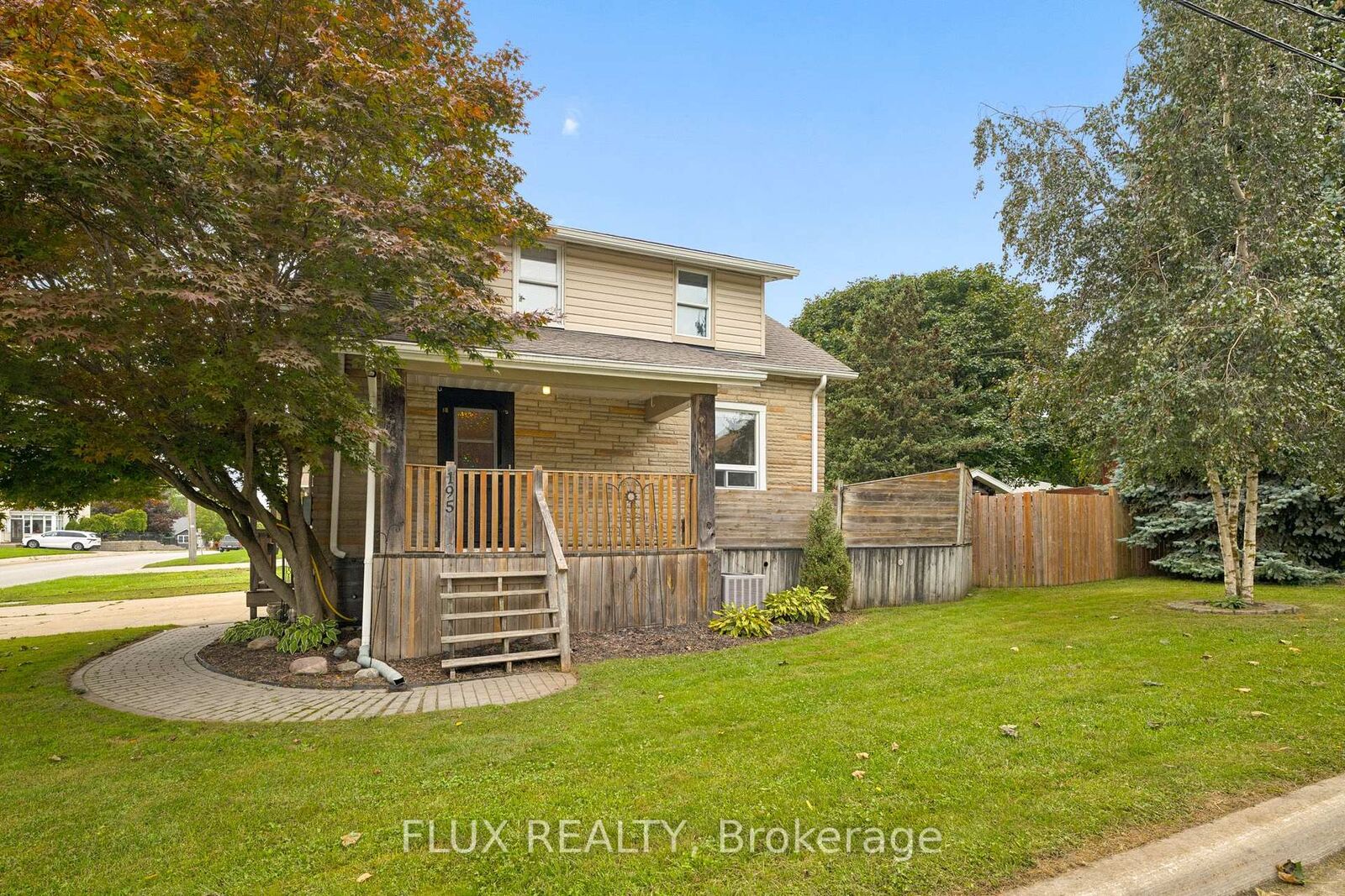 Property Photo:  195 Victoria Avenue S  ON N4W 1Z9 