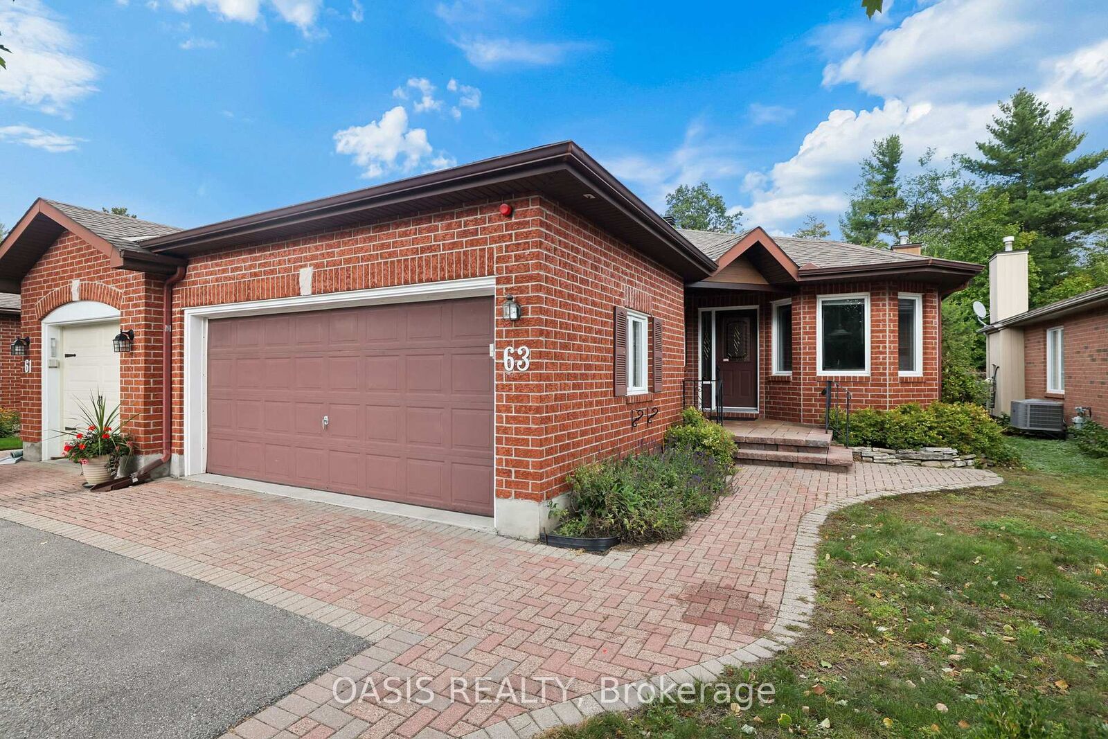 Property Photo:  63 Bunting Lane  ON K2M 2P5 