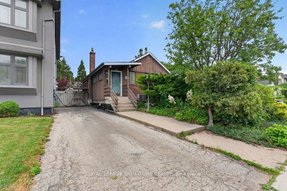 Property Photo:  20 Tiago Avenue  ON M4B 2A1 