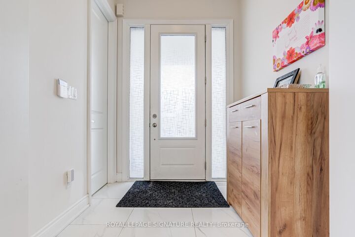 Property Photo:  71 Maple Fields Circle  ON L4G 3X6 