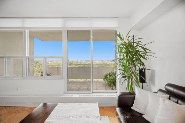 Property Photo: 60 Pavane Linkway Way 1416 ON M3C 1A1