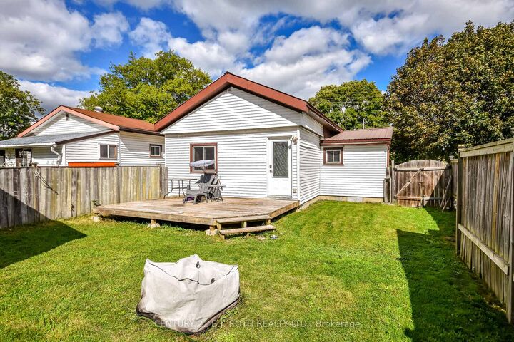 Property Photo: 381 Forest Avenue S ON L3V 3Z2