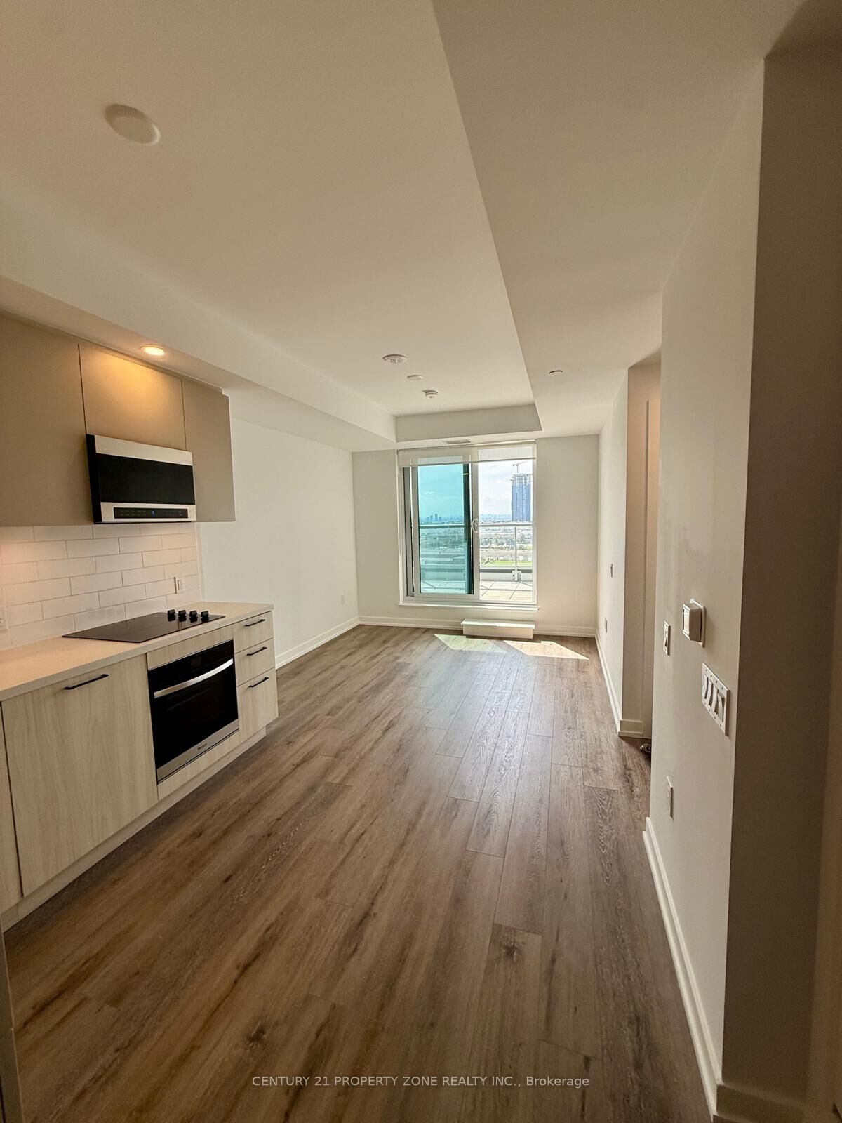 Property Photo:  21 Meadowdale Road 904  ON L4K 0H6 