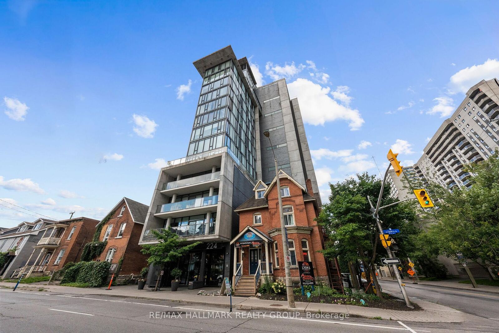 Property Photo: 224 Lyon Street N Street 1001 ON K1R 0C1