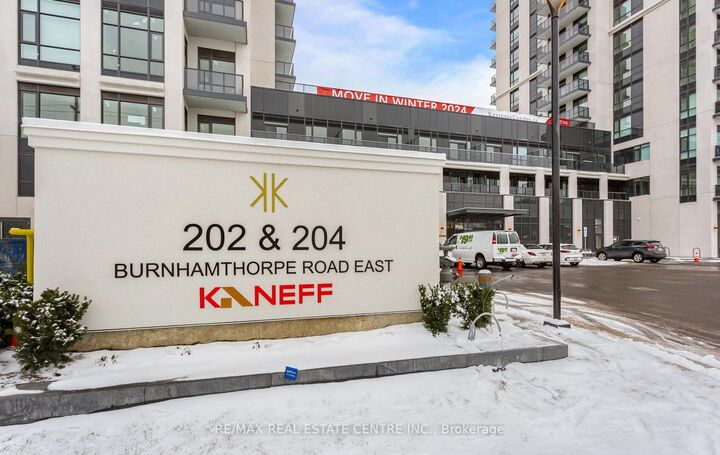 Property Photo:  204 Burnhamthorpe Road E 1307  ON L5A 0B3 