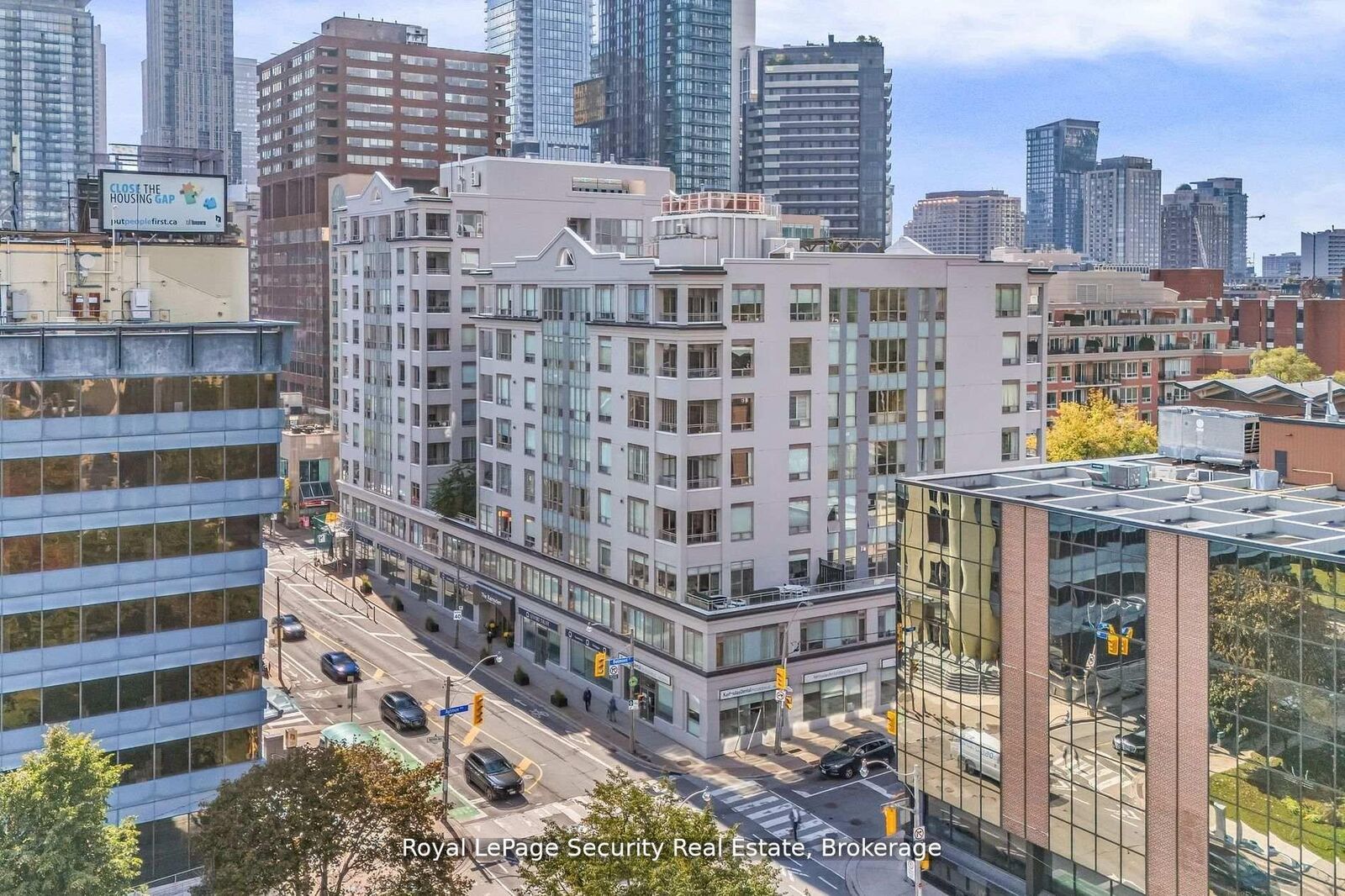 Property Photo:  980 Yonge Street 403  ON M4W 3V8 