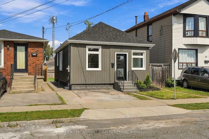 Property Photo:  19 Vansitmart Avenue  ON L8H 3A2 