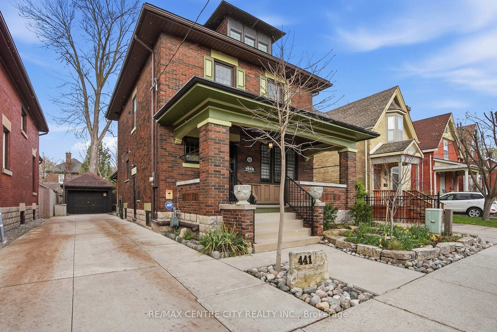 Property Photo:  441 Woodman Avenue  ON N5W 4A1 