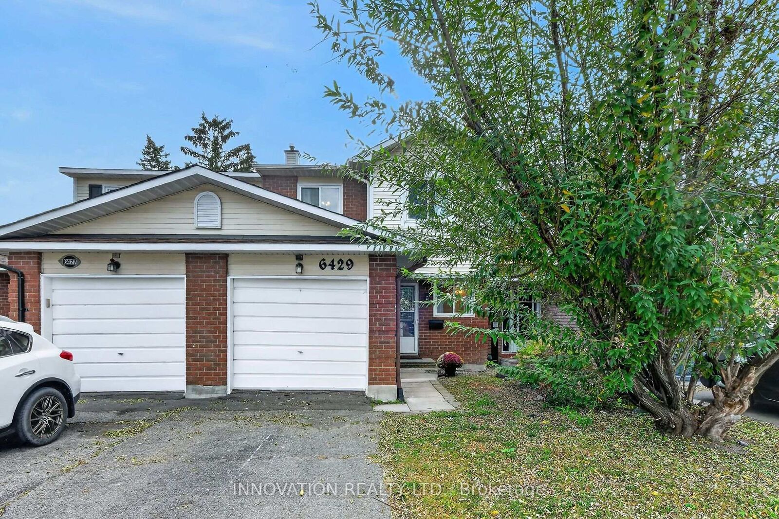 Property Photo:  6429 Timothy Court  ON K1C 3E5 
