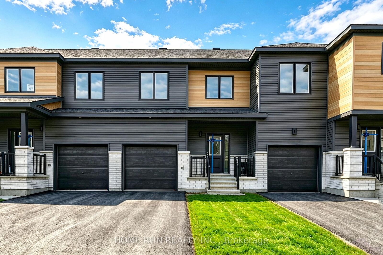 Property Photo:  258 Catnip Crescent  ON K2W 0P6 