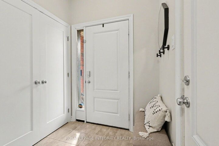 Property Photo: 286 Fergus Crescent ON K2J 3L7