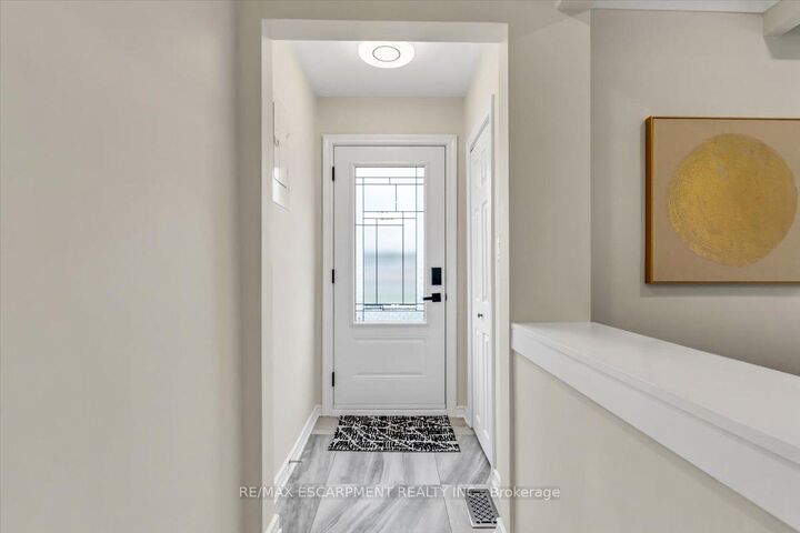 Property Photo:  58 Columbia Drive Upper  ON L9C 3Y2 