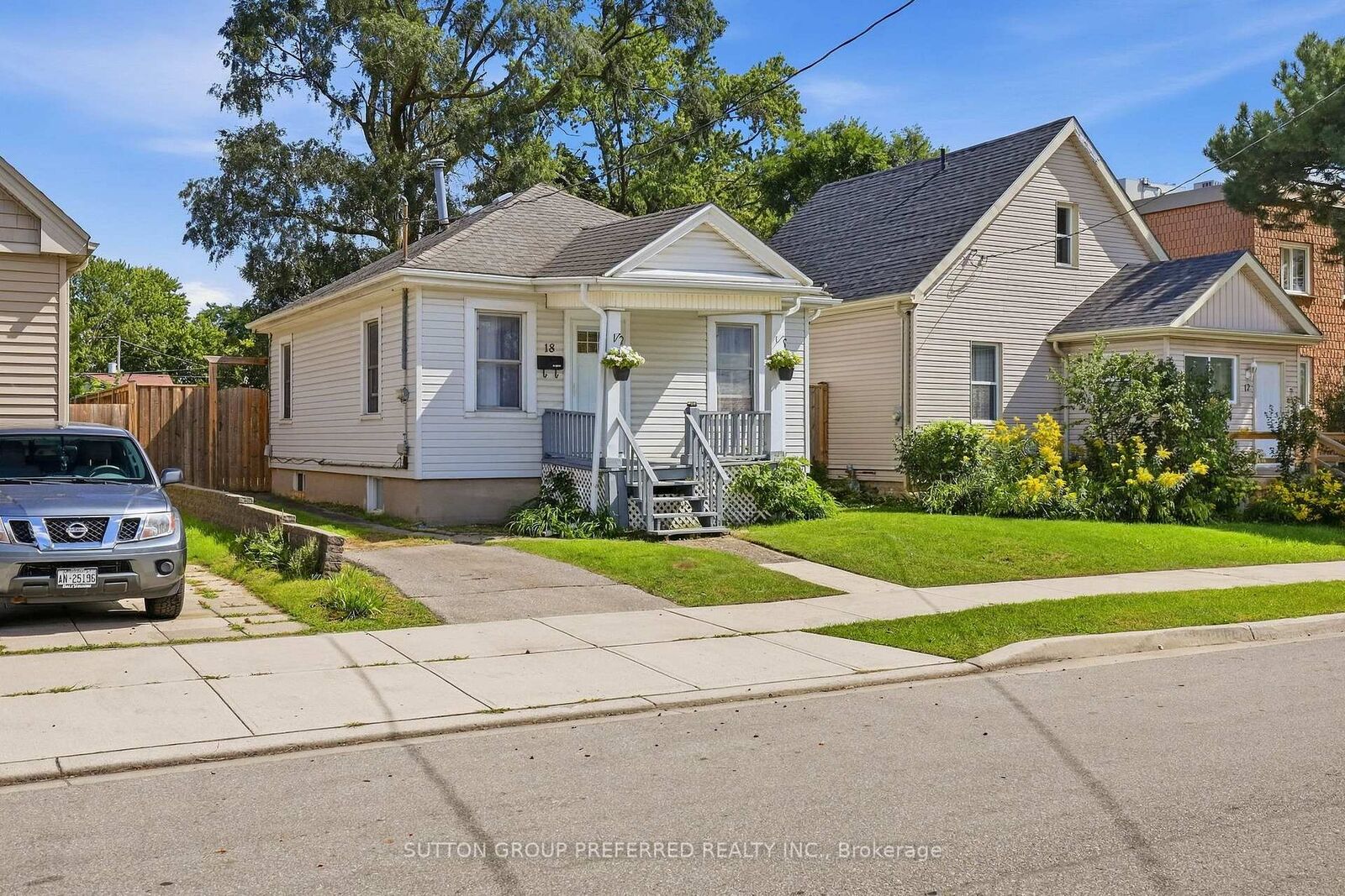 Property Photo:  18 Hyla Street  ON N5Z 2K9 