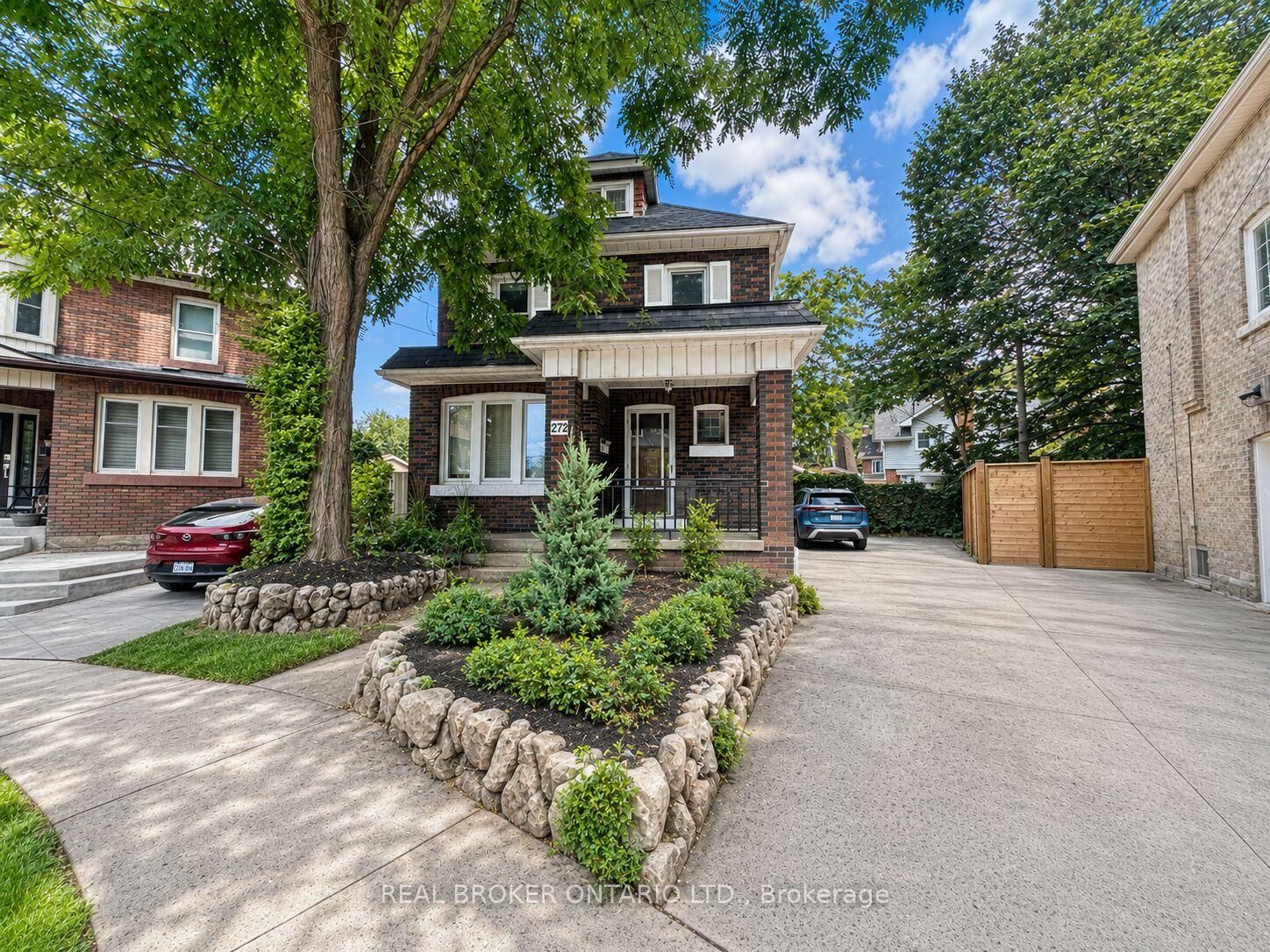 Property Photo:  272 Stinson Crescent Upper  ON L8N 1T7 