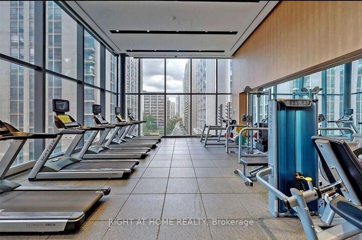 Property Photo:  7 Grenville Street 6  ON M4Y 0E9 