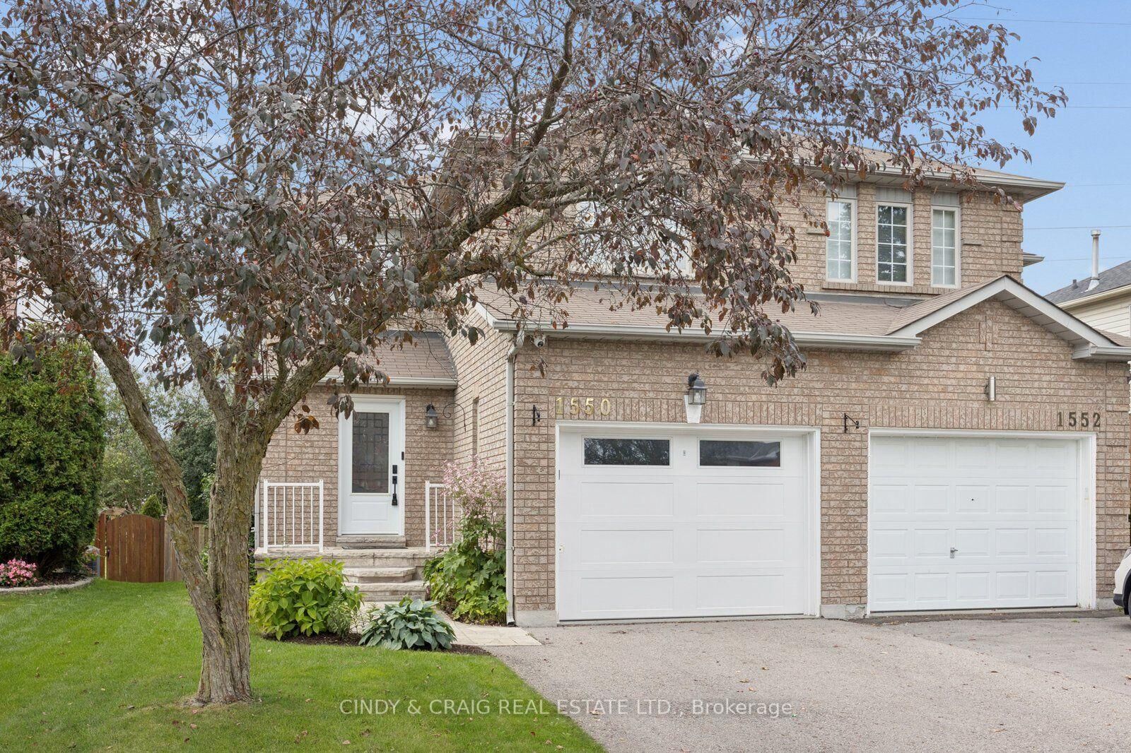 Property Photo:  1550 Fieldgate Drive  ON L1K 2L5 