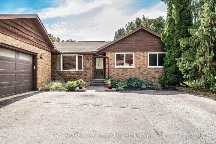 Property Photo:  332 Widder Street E  ON N4X 1A6 
