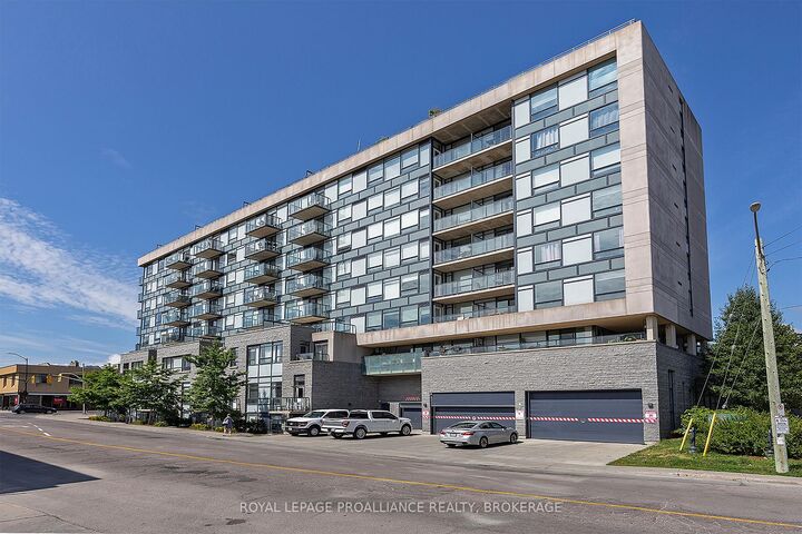Property Photo:  121 Queen Street 501  ON K7K 0G6 