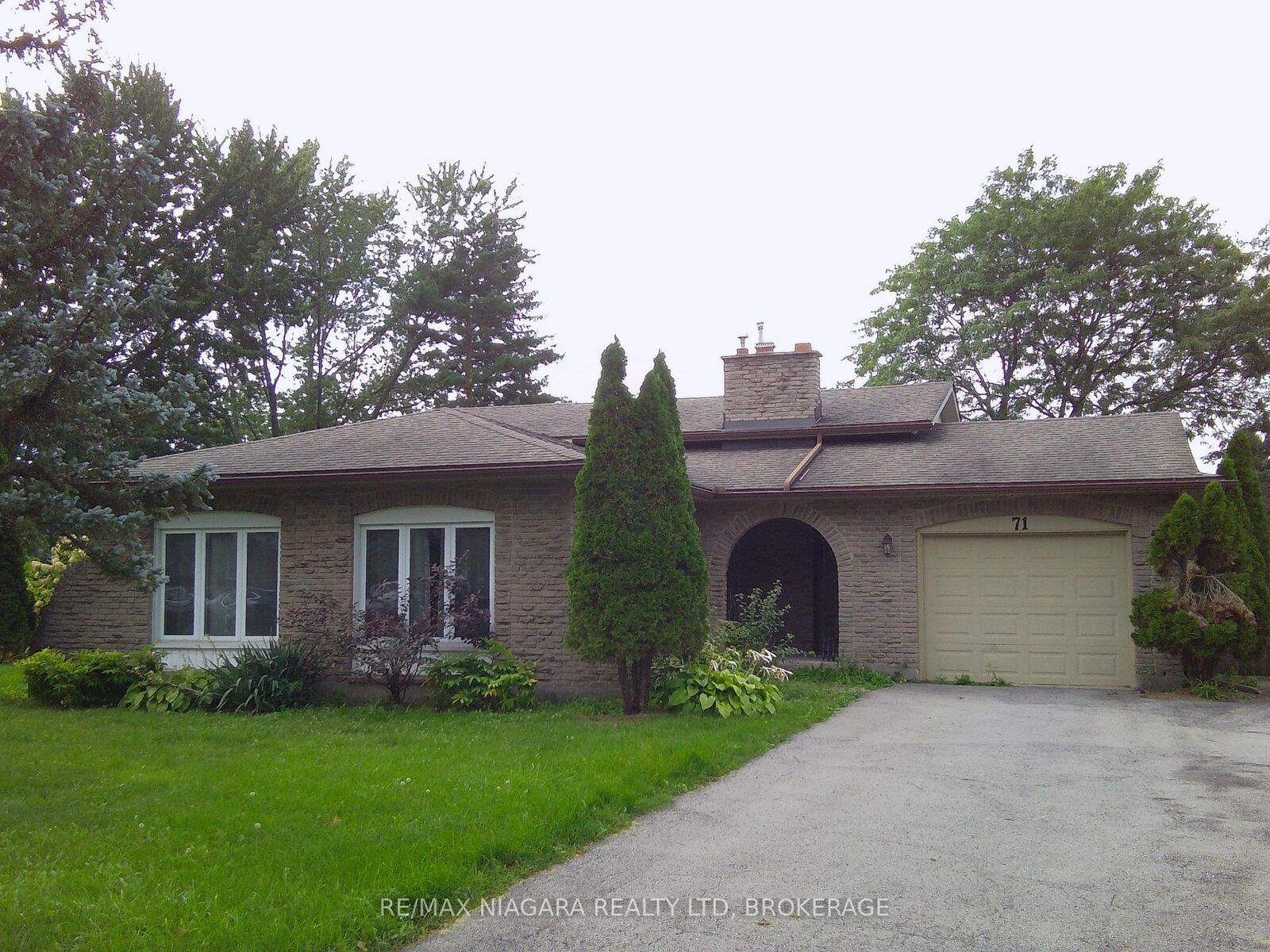 Property Photo:  71 Glenayr Place  ON L3C 3M6 