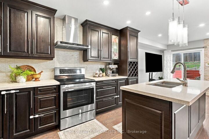 Property Photo:  1140 Bonin Crescent  ON L9T 0B2 