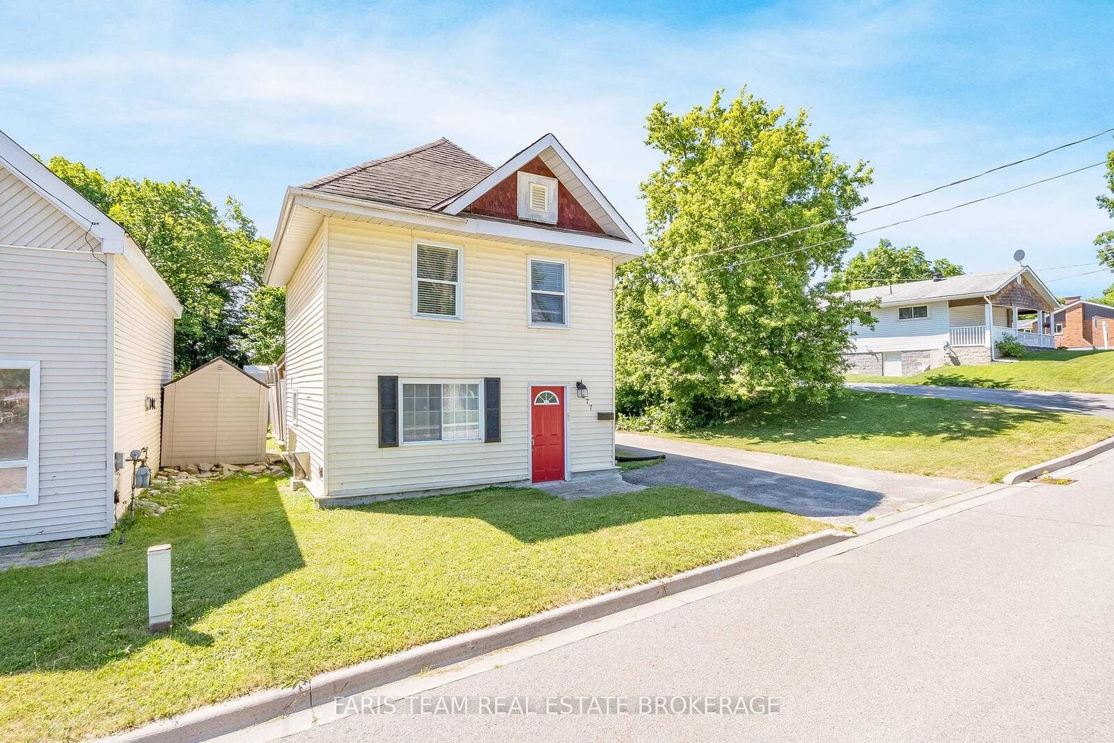 Property Photo:  277 Gloucester Street  ON L4R 1H6 