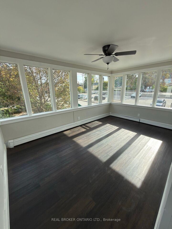 Property Photo:  73 Coldwater Street E 2  ON L3V 1W6 