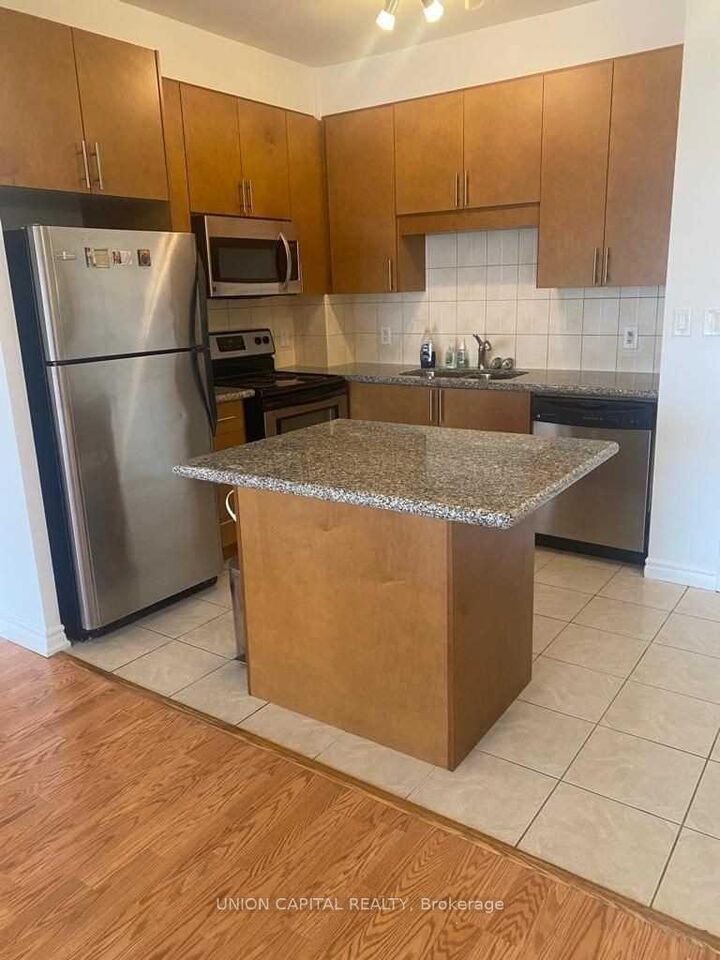 Property Photo:  135 Wynford Drive 909  ON M3C 0J4 