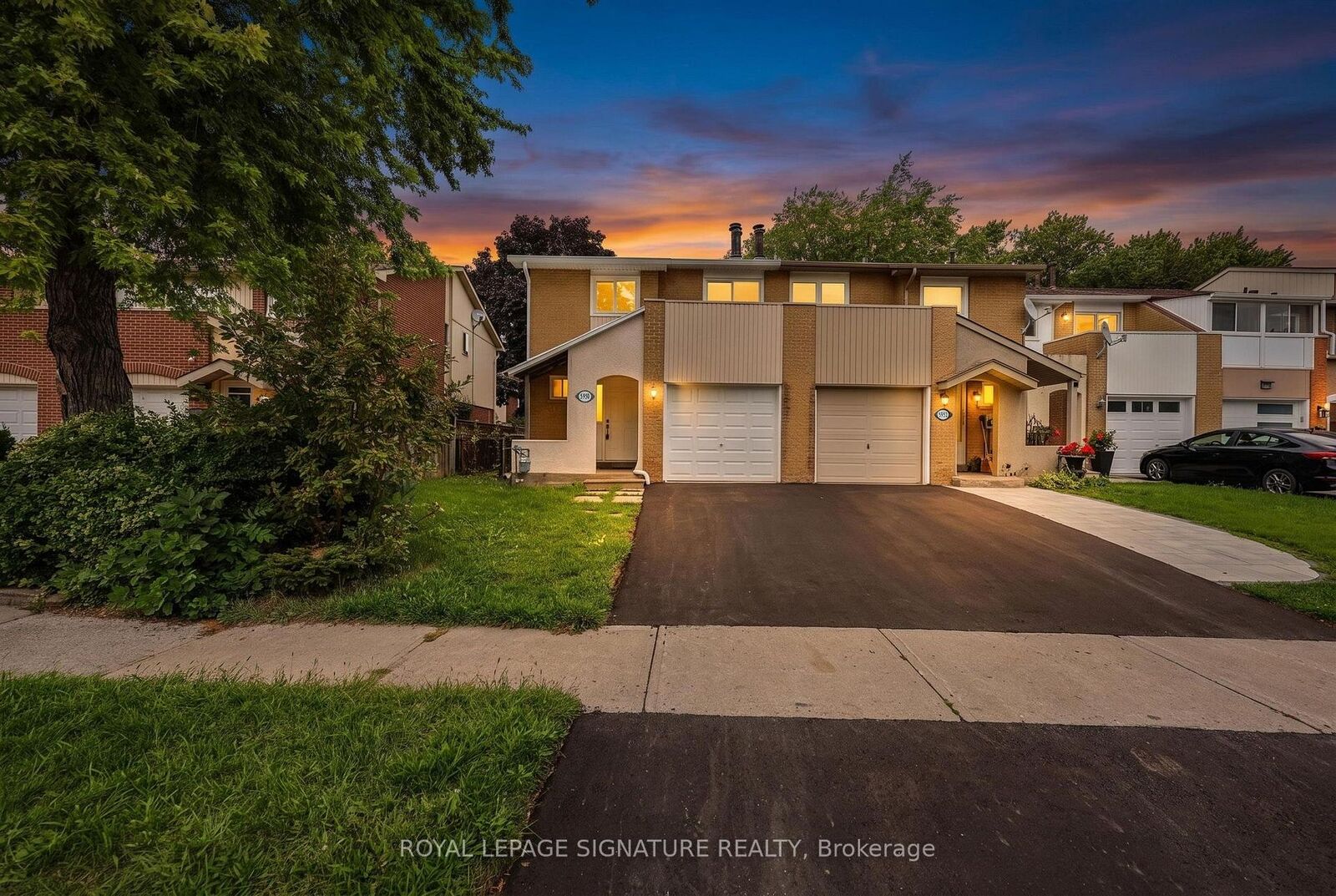 Property Photo:  5950 Chidham Crescent  ON L5N 2R9 