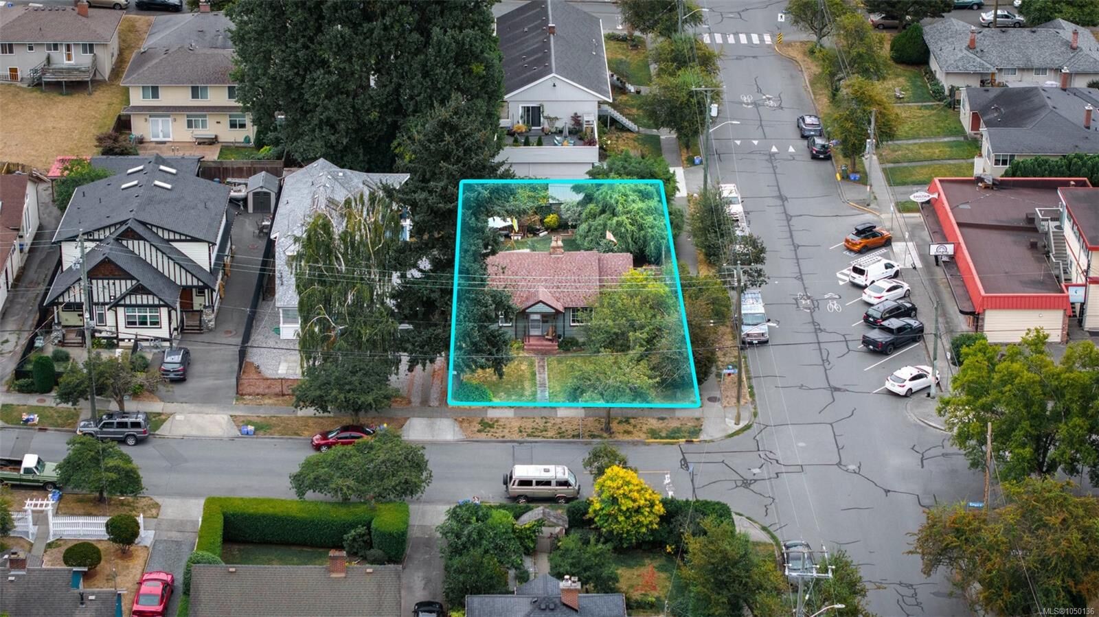 Property Photo:  2547 Empire St  BC V8T 3M5 