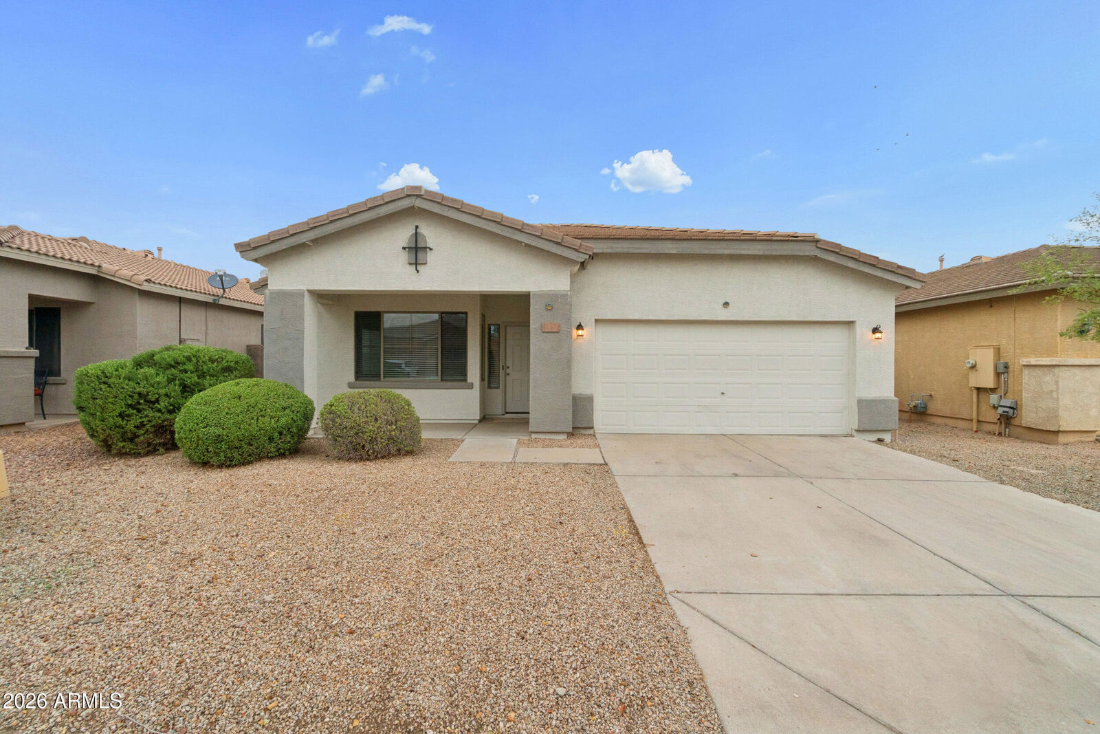 Property Photo: 9806 W Horse Thief Pass AZ 85353