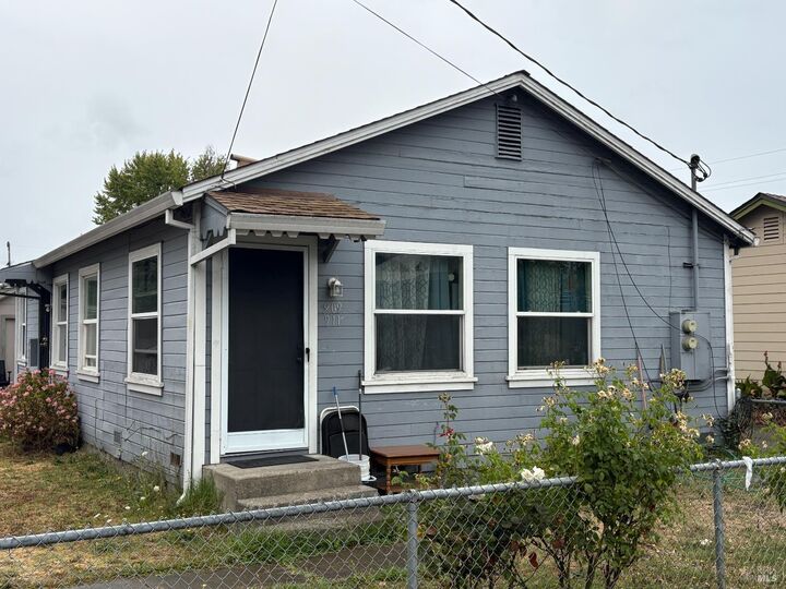 Property Photo: 909 917 Hendley Street CA 95404